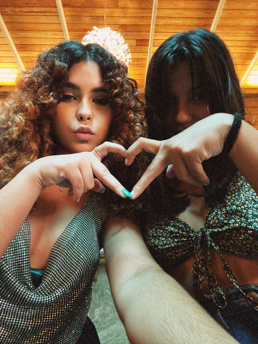 MadamSatan4's tweet photo. Happy libra szn ♎️ #virgo #Libra @v_angelicaaaa https://t.co/0rYeewHTgg