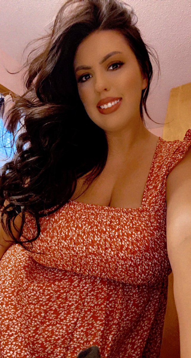AshleyPagan90's tweet photo. I didn’t wear the flower dress to the funeral. It was a black flower dress and white coat. I haven’t been to a funeral in 20 years since my best friend rooster passed. To be there for my best friend Devon it was worth it #family 🕊🤍🕊 https://t.co/Lbcl3mQaCj