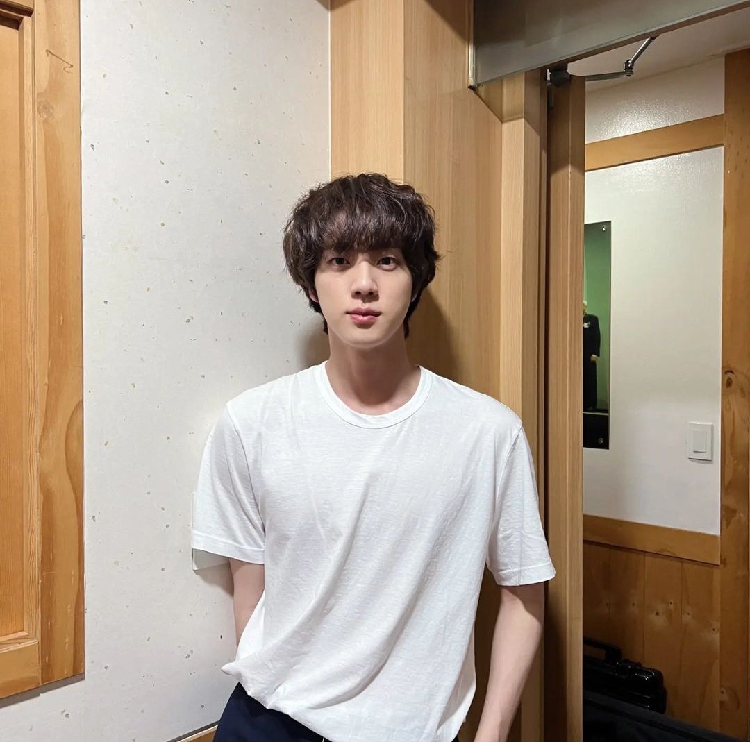 JinxBTH's tweet photo. Hi Army💜 https://t.co/yLGEhTgRDZ