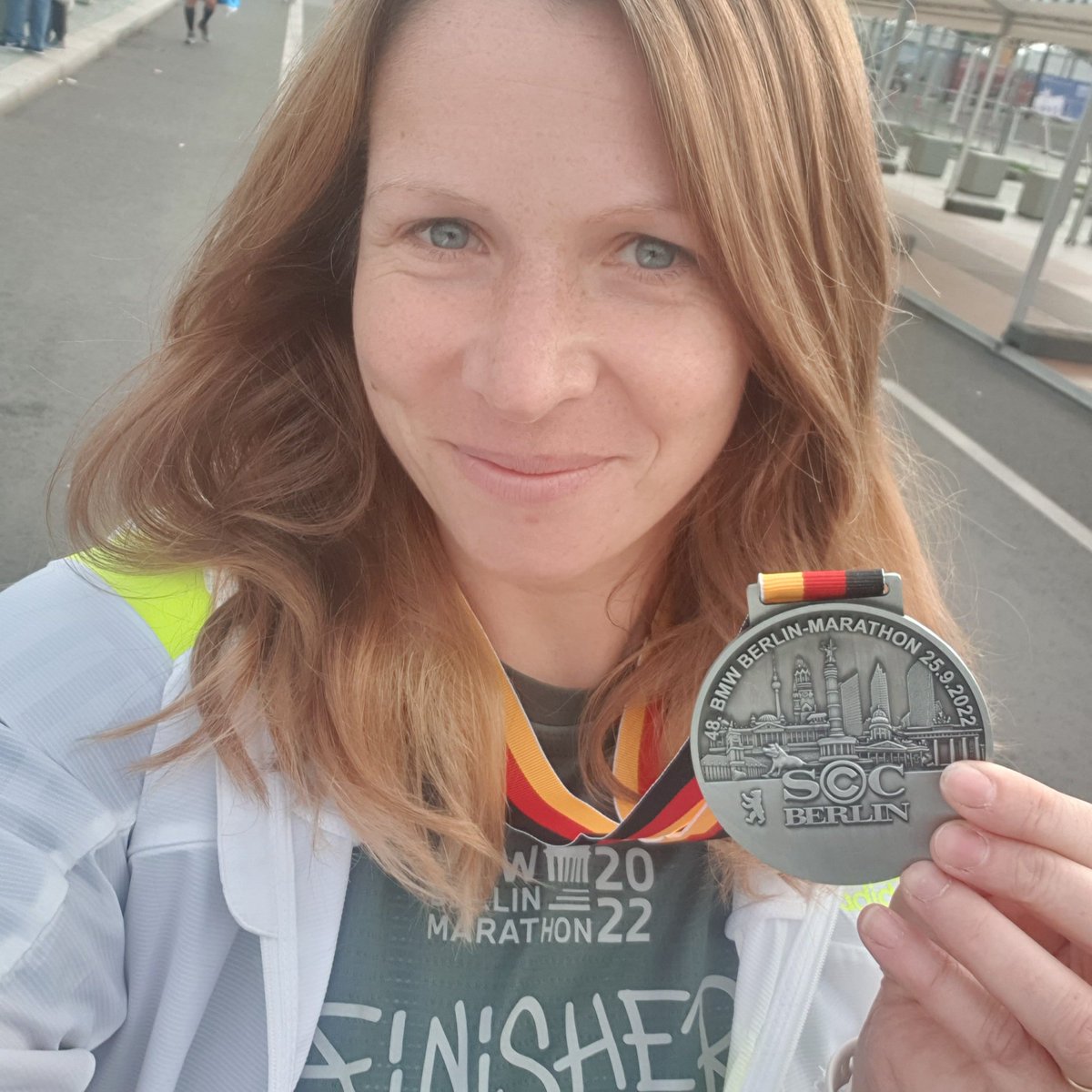 Glücklich und müde und glücklich #BerlinLegend #BerlinMarathon #berlin42