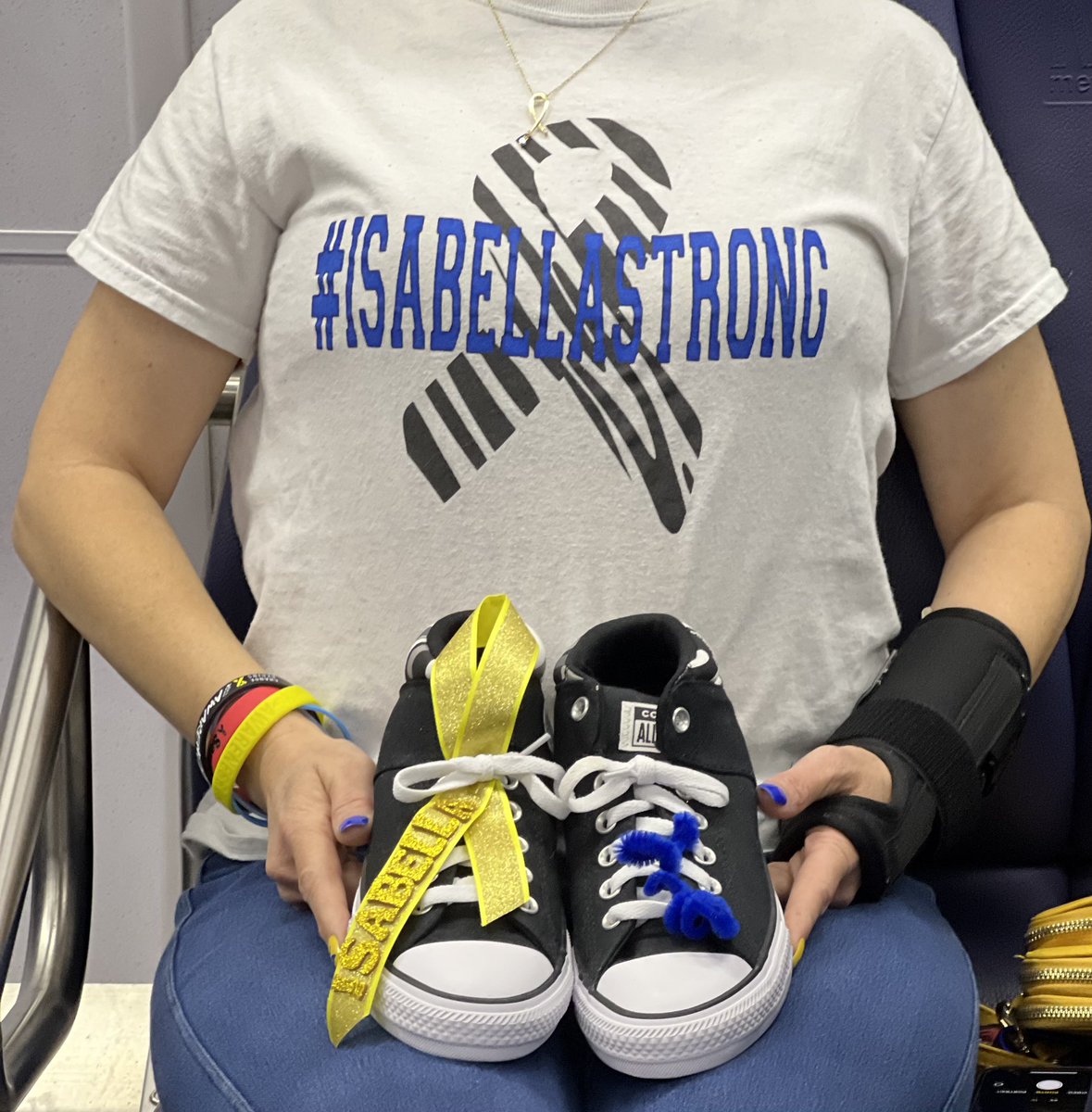 mary_lckc's tweet photo. Day 25 #ChildhoodCancerAwarenessMonth. Heading back to DC to place shoes for Isabella to honor her life and legacy. We need our elected officials and fellow citizens to see this disease is #NotRareNotFair https://t.co/K7h4JnJ0eU