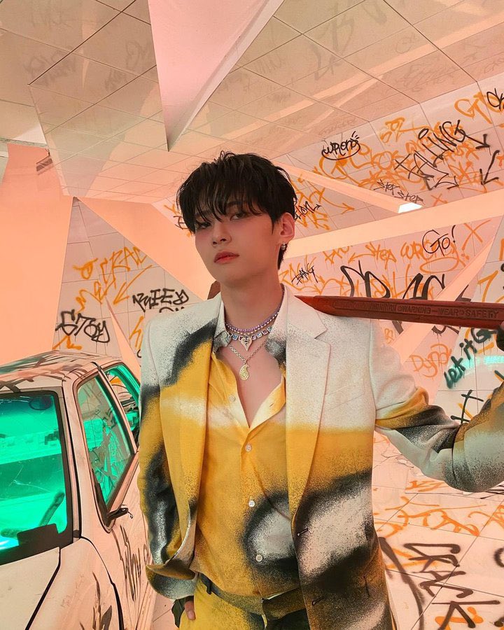 love_jinhyuk's tweet photo. #크랙막방이와요_후속곡주시와요
#Rooftop_withJH 
#이진혁 #LEEJINHYUK https://t.co/9crDVHVItc