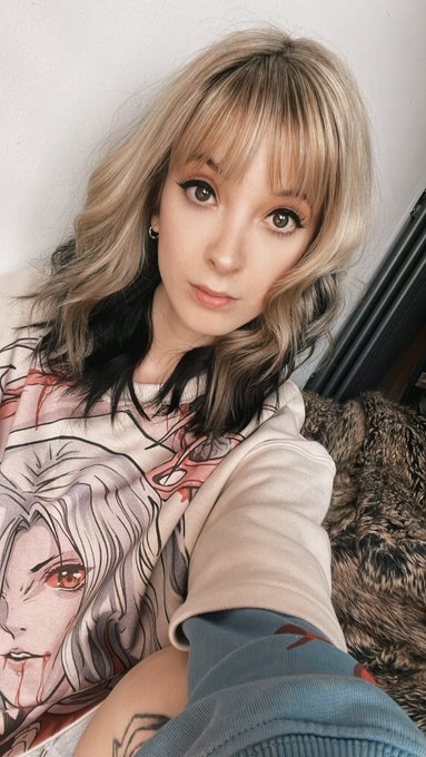 Changed my hair up a little. What do we think? 🧐 https://t.co/ZgfyuPjKKH