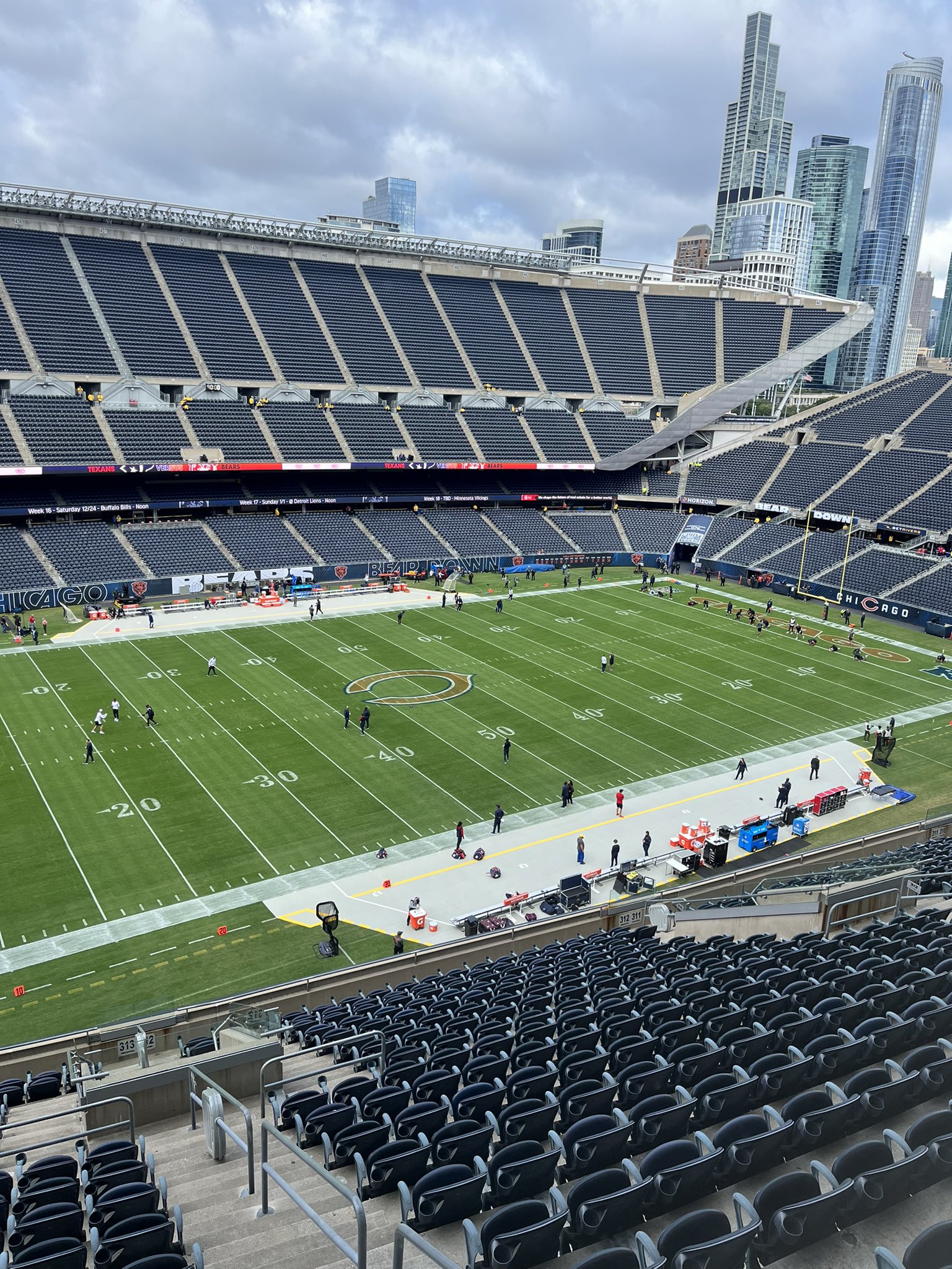 Kevin Fishbain on Twitter "Here’s your emptystadiumpic from Soldier