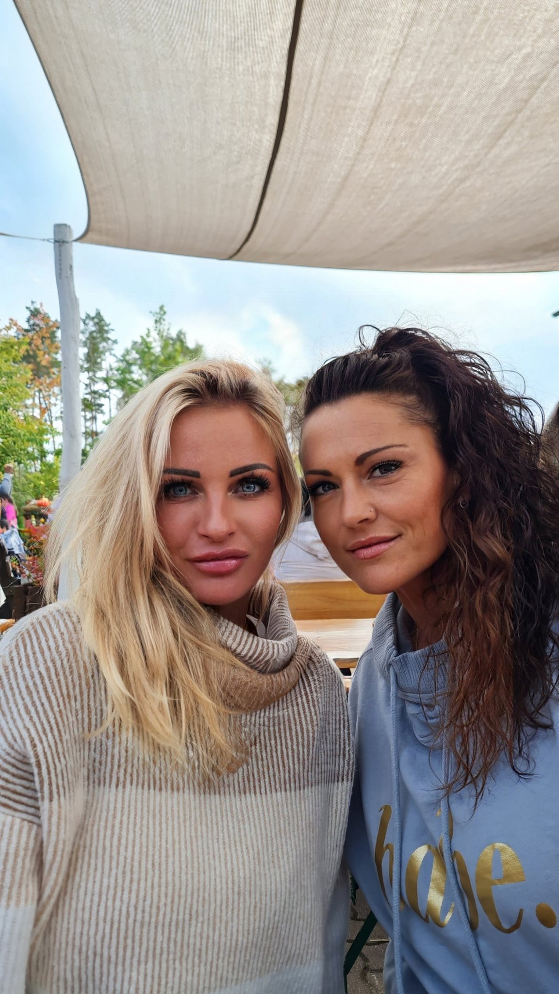 TW Pornstars - Candy Samira. Twitter. Mit Freundin auf dem Spargelhof in Klaistow😁👍 #sunday #