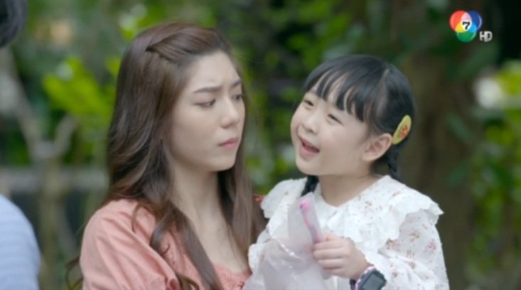 tidarattc's tweet photo. แย่งแปรงสีฟันกันแทบตายสุดท้ายแตงหวานคว้าไปเฉย #อุ้มรักปาฏิหาริย์EP4 https://t.co/X5iB6h04ib