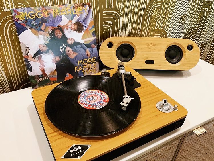 ziggymarley's tweet photo. ♪ Everywhere you go, my heart will follow ♪
Get Ziggy's #MoreFamilyTime as a special deluxe edition on VINYL 💿 for the first time ever, feat. never-before-heard bonus recordings & much more!
🛒 https://t.co/DUuyHq63cq https://t.co/wtgxkGxzCW