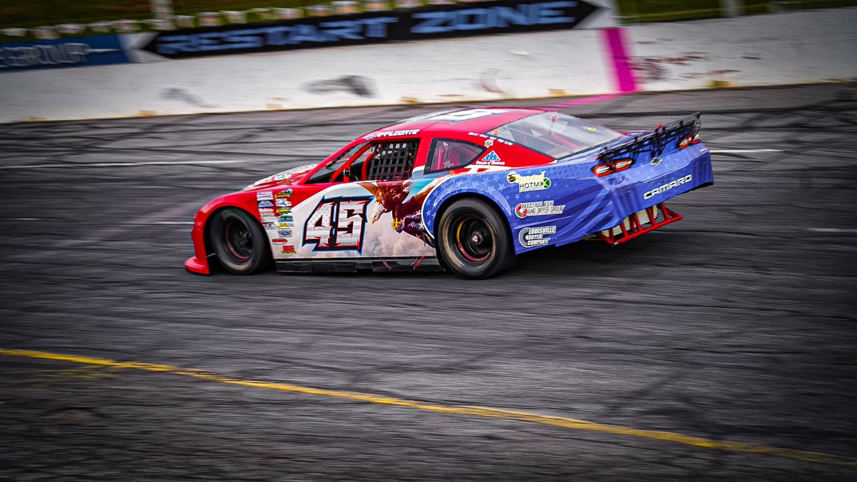 ZgPhotographyNC's tweet photo. Waiting to fly back to CLT and was going through some pics from a test session with @BApplegate45 and @MotorsportsJw, thought I’d share. #motorsports #photography #lmsc https://t.co/eGOXSWSORa