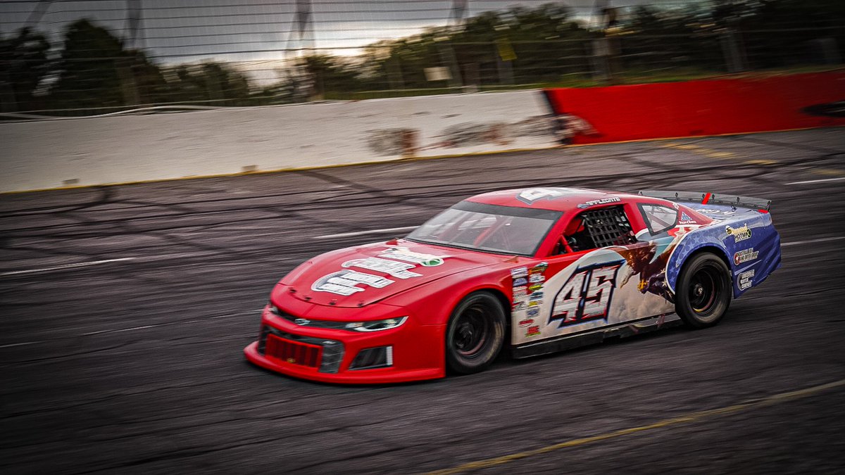 ZgPhotographyNC's tweet photo. Waiting to fly back to CLT and was going through some pics from a test session with @BApplegate45 and @MotorsportsJw, thought I’d share. #motorsports #photography #lmsc https://t.co/eGOXSWSORa