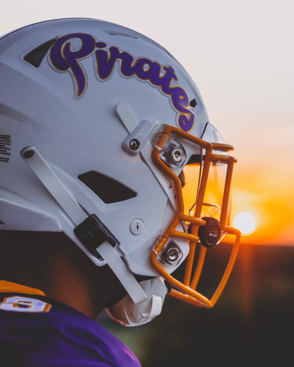 ECUPiratesFB's tweet photo. Past meets present 🔥 https://t.co/ISoynMPFJ6