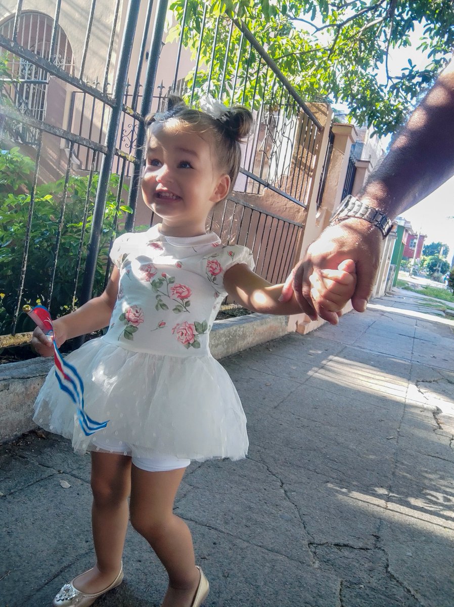 Por el futuro, por nuestros niños, por nuestros abuelos.  
Yo Voto Si #YoVotoSí  #CubaEsAmor #CubaPorLasFamilias #FidelPorSiempre. #PorCubaVenceremos #IslaRebelde #EliminaElBloqueo