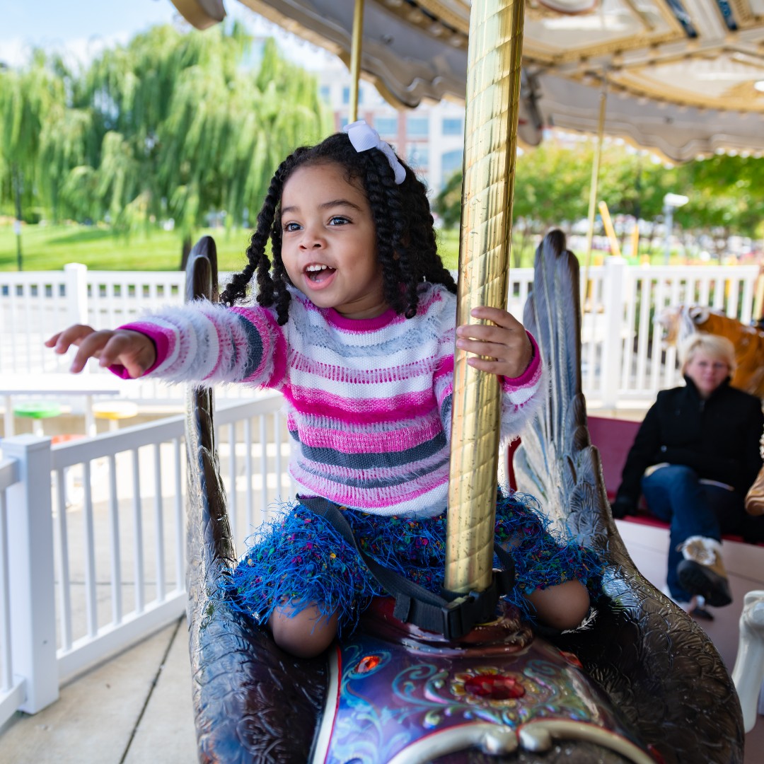 CapitalWheel's tweet image. This Sunday take a spin with the whole family on the Carousel at National Harbor. Kids enjoy unlimited rides all day play for only $7!  🎠