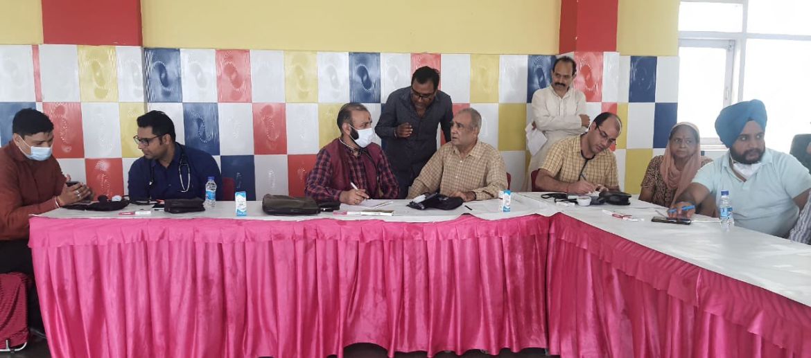 RomiSharma_8's tweet photo. #Cardiac #evaluation camp@ lower Roop Nagar Jammu #there is no #paucity of opportunities to give something for common good.There is no exercise better for the heart than reaching down and lifting people up @DrSushil6 you are teaching us this.
Stay blessed always.💐💐❤️🙏 https://t.co/TBscnHx8pw