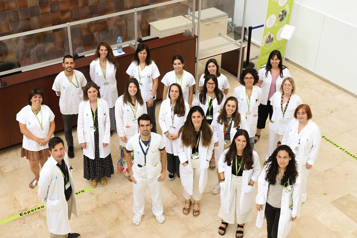 GermansTriasFH's tweet photo. 🎉 Dia del farmacèutic #orgullofarma2022 💪orgull #FarmaRuti💝💊 @carlesqr @maralmart72 @gcardona001 @lidiacarabias @AdriaSiles @SMarinRub @anna_1323 @MarmolLaguna @maitebp1 @AlbaMartinVal @2chagua @rborras66 @APR_112 Àngels, Adrià, Arantxa https://t.co/Fm0rc2Es1k