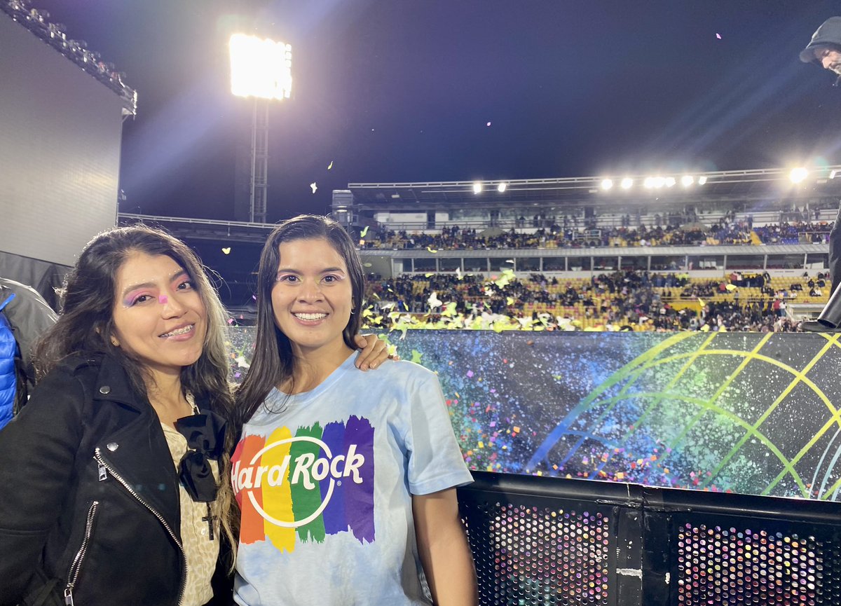 nathysuarezv's tweet photo. #ColdplayColombia sueño cumplido 🥳🥰🎶🌈 https://t.co/kvpQOZd6zd