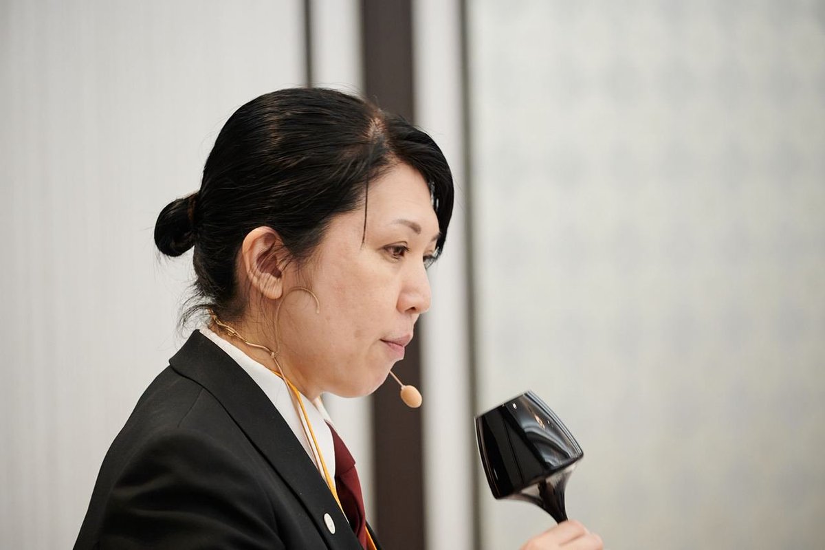 Bringing the weekend to a close with an introduction to Aki Sudo, one of our 2021 brilliant #GoldenVines <a href="/winescholarguil/">Wine Scholar Guild</a> Scholars!

Learn more about Aki's story here:
gerardbassetfoundation.org/scholar/aki-su…

<a href="/liquidicons/">Liquid Icons</a> #DiversityandInclusion