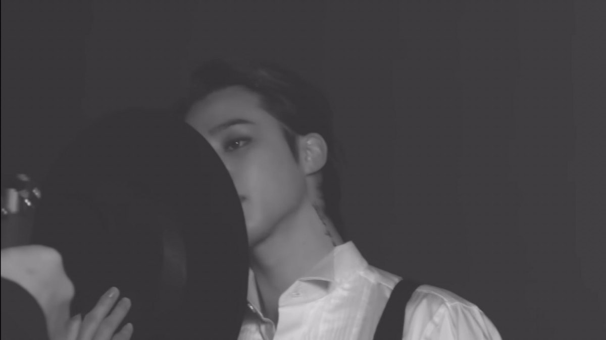 Eternally74's tweet photo. OMG 🤯
PARK JIMIN🔥🔥🔥
He is sooo gorgeous.
He is so talented....the way he was giving ideas😍
Our super talented mimi💜💜💜💜💜 https://t.co/mUWPBA0Xln