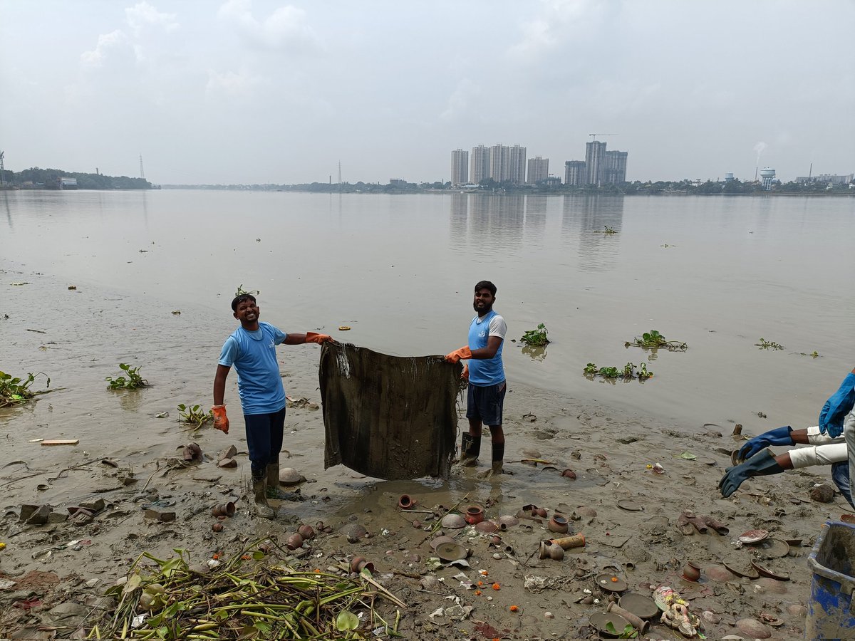 msiraj2016's tweet photo. #InsanTeriGangaMaily #week87
Observation of #WorldRiverDay" in association with West Bengal Youth Network & Youth For Ecological Sustainability along with weekly #GangaCleanupDrive of @Pahchanfoundat1.
#UNIndiaYuWaahAdvocates
@UNDP_India @UNV_India @YuWaahIndia @UNEP @tdh_de https://t.co/wA5tXcWcFa