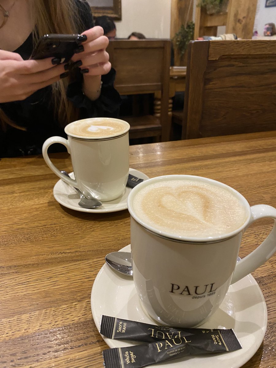 MsFinkelshtein's tweet photo. Жёстко ботаем блядский французский. @fresh_mint_eee https://t.co/OHOxlDvumI