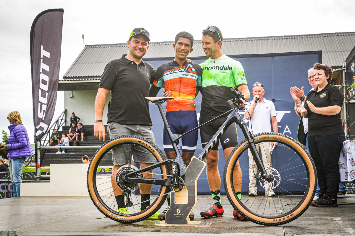 Read all about how the iconic <a href="/karootocoast/">Karoo to Coast</a>  mountain bike race played out today, as Dusty Day and Fienie Barnard secured the titles: diverge.info/2022/09/25/kar…