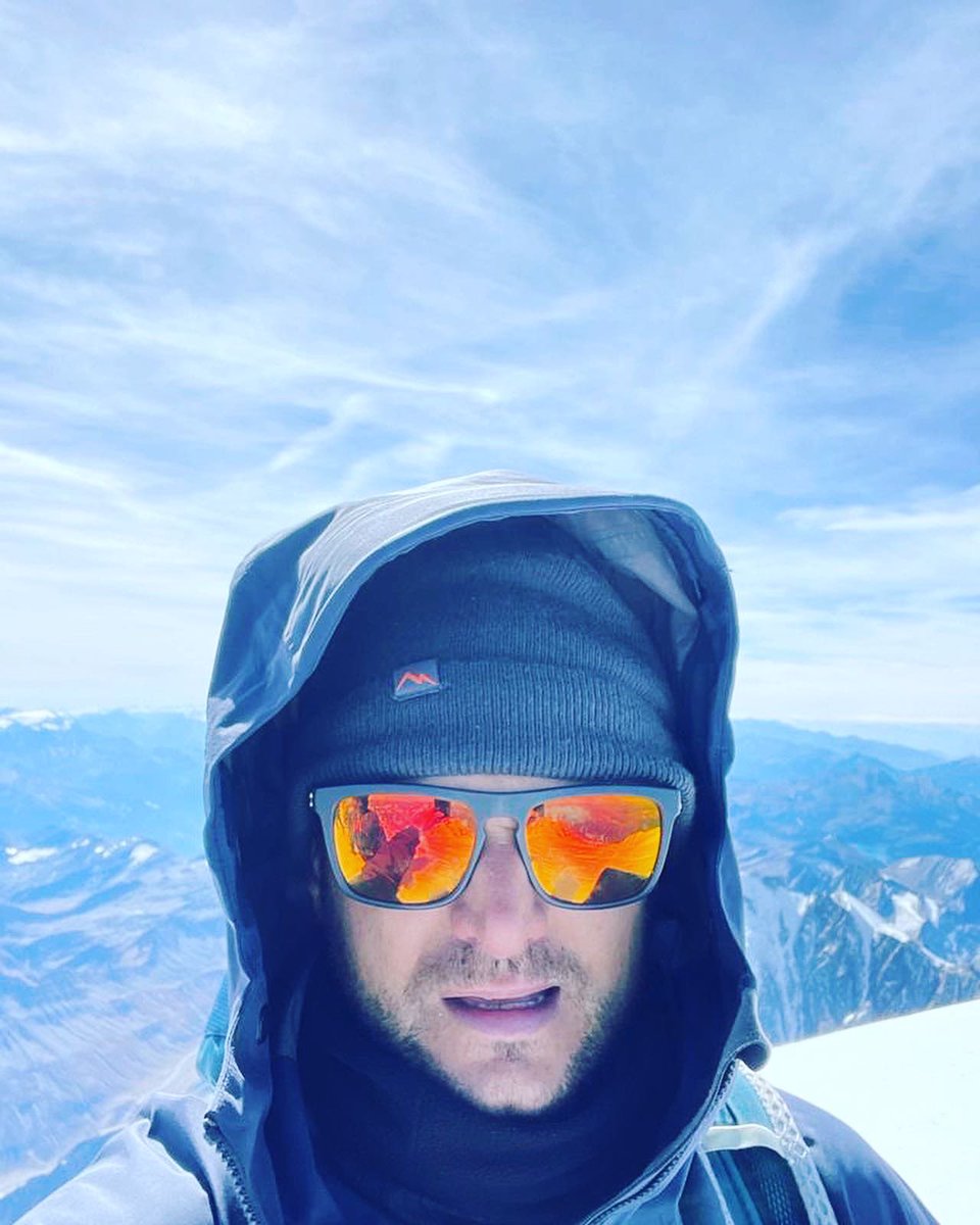 SUMMIT 🙌🏻

Made it to the summit of Mont Blanc 4807metres. Very dangerous and technical at times whilst battling through the snow storms along with the altitude and terrain but all worth it. 

<a href="/TheSummit_Fdn/">The Summit Foundation</a> thesummitfoundation.co.uk