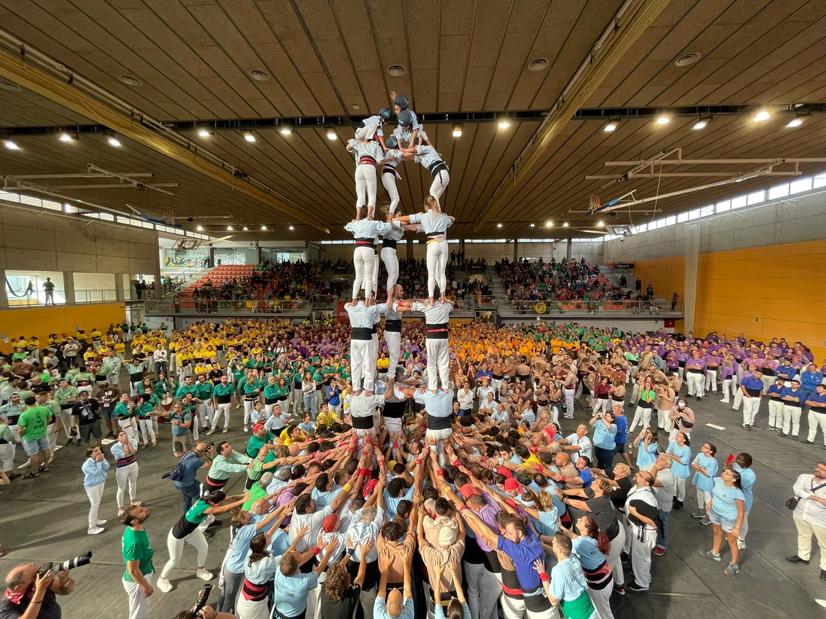revistacastells's tweet photo. Els @nois1975 i @cdberga s’emporten la sessió petita d’un Concurs amb poques caigudes.
➡️ La crònica d'avui a Torredembarra
✍️ @ManelCarbonell 
👉 https://t.co/7AdnTYXcCC
#castellers https://t.co/7v7WupTBF2