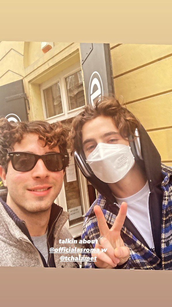 Musetta_May's tweet photo. timothée chalamet with a fan today https://t.co/o5IZx3cO05