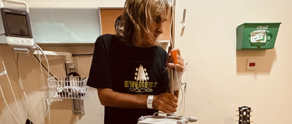 thealarm.com tweet media