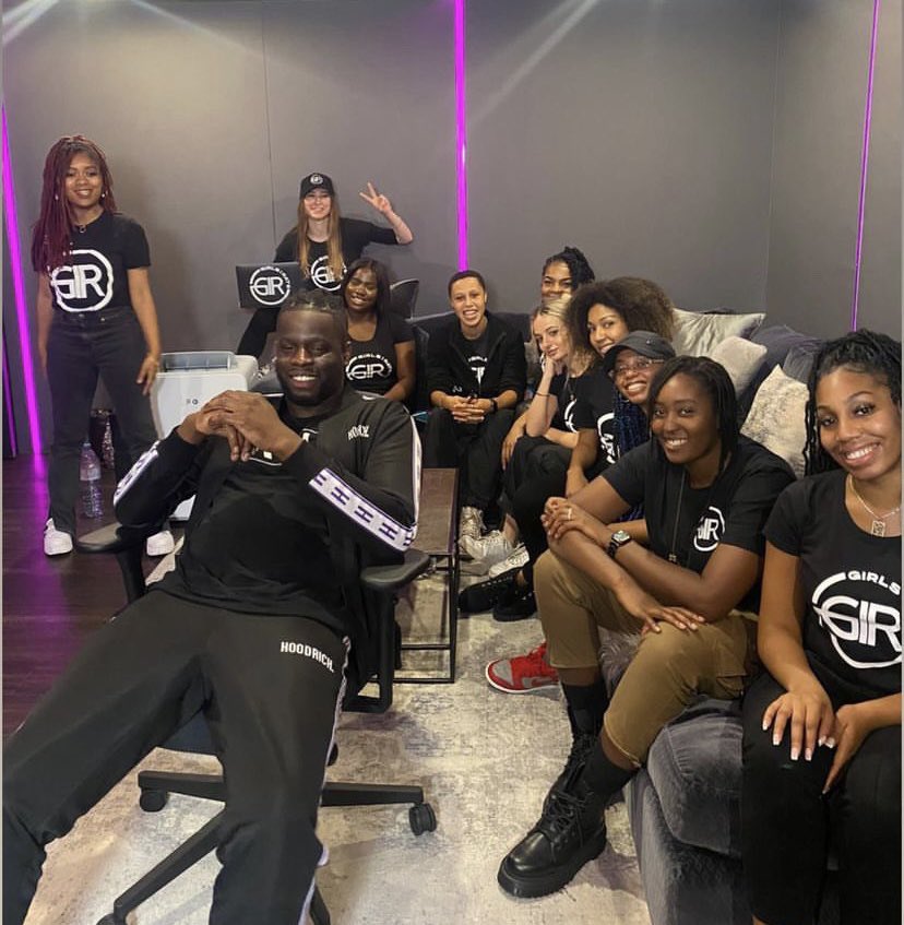 CarlaMarieUK's tweet image. Just had a sick online Masterclass with @GirlsIRate #FutureHitMakers the girls are making some 🔥🔥🔥 beats …