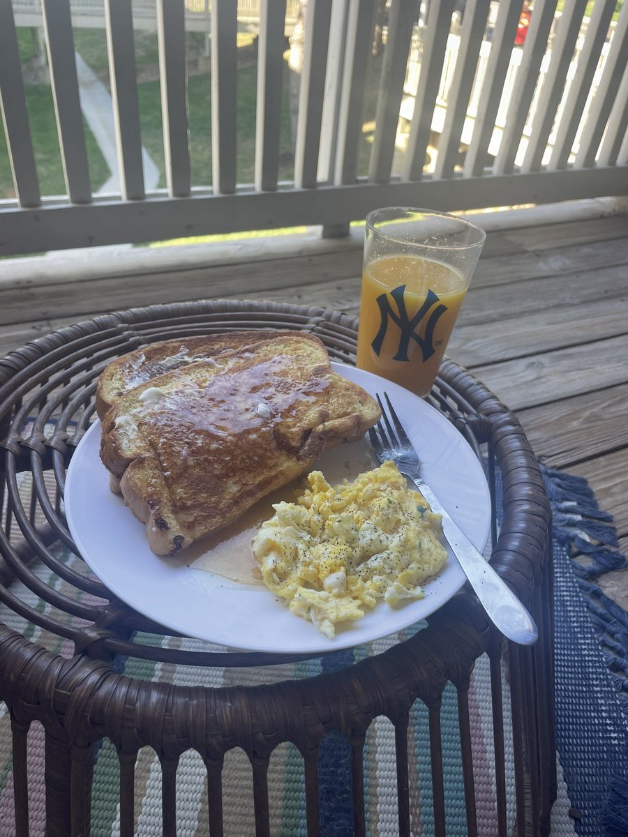 misslyss-on-twitter-i-put-my-ubereats-on-a-plate-to-make-it-look