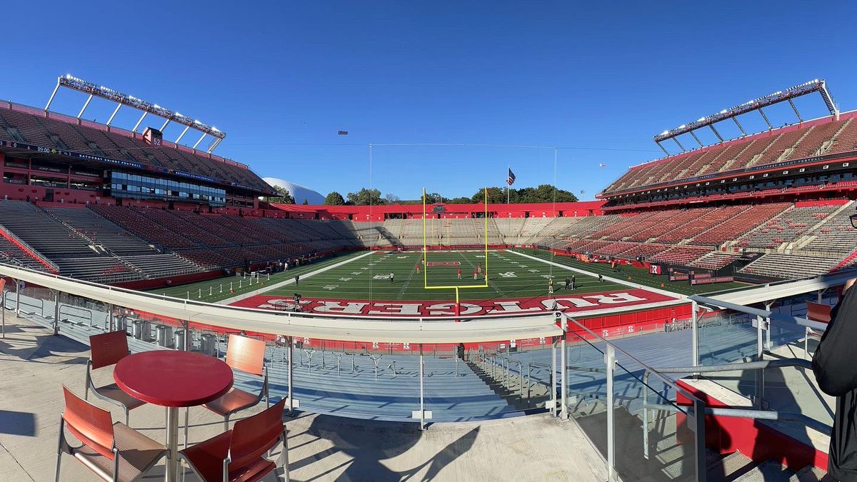 AdmiralFootball's tweet photo. Thank you @RFootball @CoachHoffmannRU for providing a tremendous game day experience for our guy @colin_cubberly #Chop https://t.co/AJhbzYNx5Q