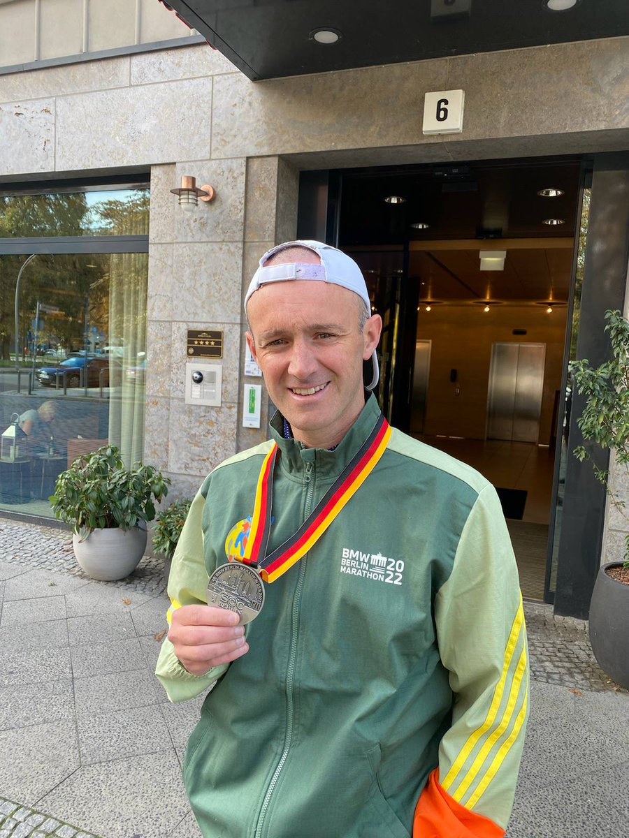 ODHigh's tweet photo. Patriots! Let's all cheer for @MarshSheldon! He finished the Berlin World Marathon with a Personal Best Time of 2:58 this morning! We are so proud of you, Sir! #LeadingByExample #PatriotsHealthyLiving #RunMarshRun @NLESDCA @nlrunning @schoolsportsnl @bmwberlinrun https://t.co/8nettN6PbM
