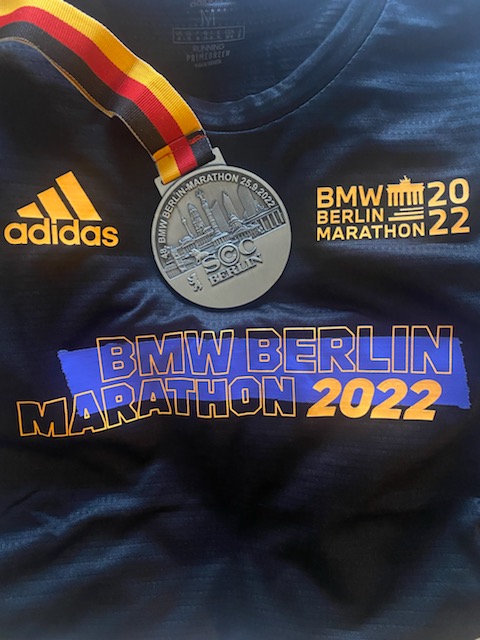 ODHigh's tweet photo. Patriots! Let's all cheer for @MarshSheldon! He finished the Berlin World Marathon with a Personal Best Time of 2:58 this morning! We are so proud of you, Sir! #LeadingByExample #PatriotsHealthyLiving #RunMarshRun @NLESDCA @nlrunning @schoolsportsnl @bmwberlinrun https://t.co/8nettN6PbM