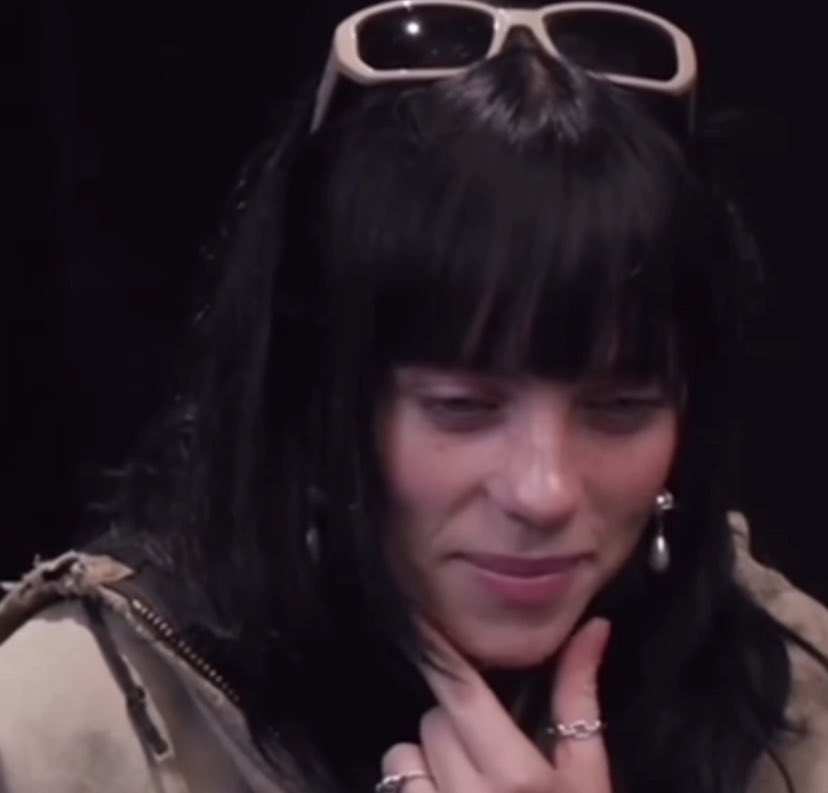 bilmydear's tweet photo. me when someone asks me to explain why i love billie so much: https://t.co/D5cWWlx7EY
