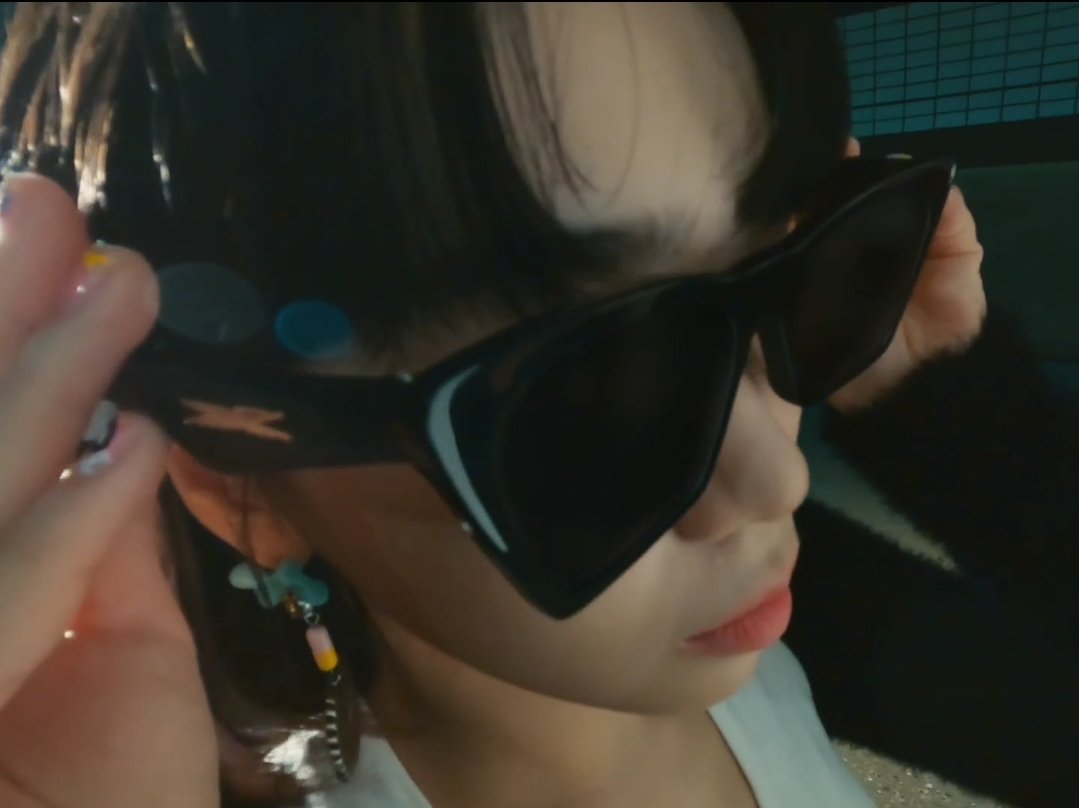 CW_ONE_PUPU's tweet photo. 그래서 누가 김채원임 https://t.co/mbYJZ23ChH