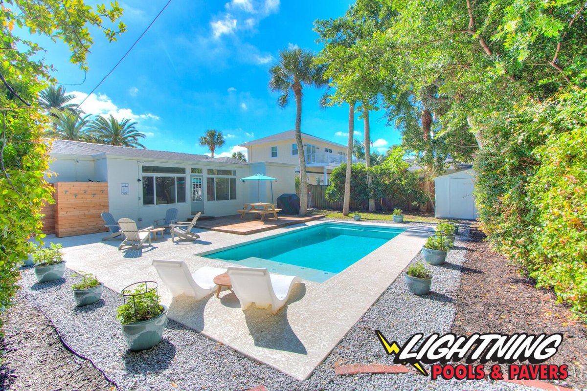 LightningPools's tweet image. Check out this new pool on Clearwater Beach! It includes full-width sun shelves, Pool Quartz for the pool surface, and a concrete deck with texture. Perfection! 🤩
#remodeling #remodel #swimming #swimmingpool #homerenovation