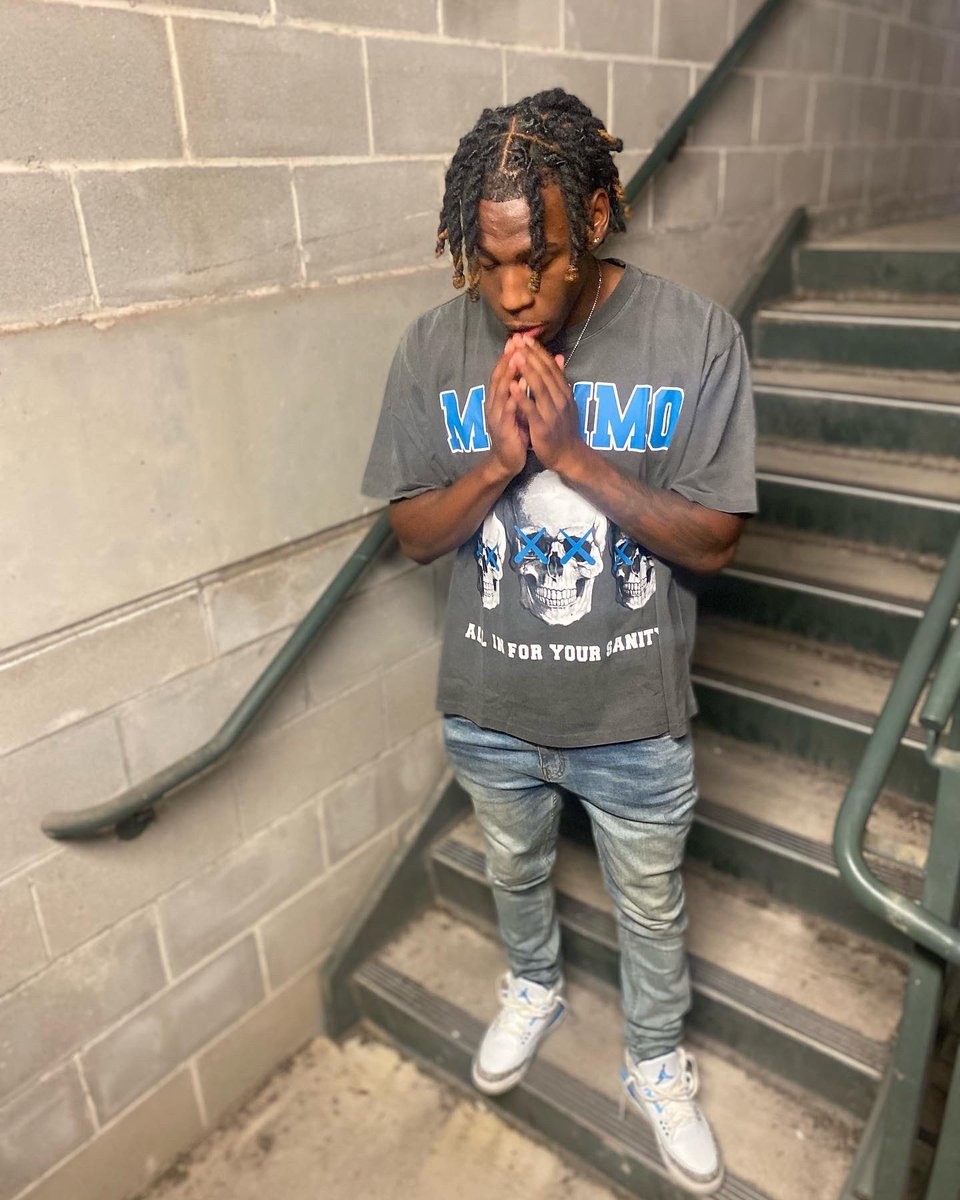 BeeNola12_'s tweet photo. Was raised up in a church,taught to keep your family first ,but now I’m chasing Franklins & I ain’t talking about no Kirk.#Clockbaby https://t.co/y6SxuGybCB