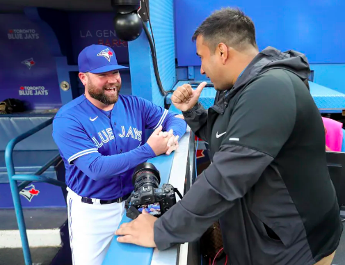 StarSports's tweet photo. Alykhan Ravjiani (@AlykhanKR) says Vladimir Guerrero Jr. was the first player to welcome him into the clubhouse. In the past two-plus seasons, the team has grown accustomed to seeing Ravjiani every day and looks forward to his presence at the ballpark👇 https://t.co/TSZHQqcWLF https://t.co/fDrq3sdqKK
