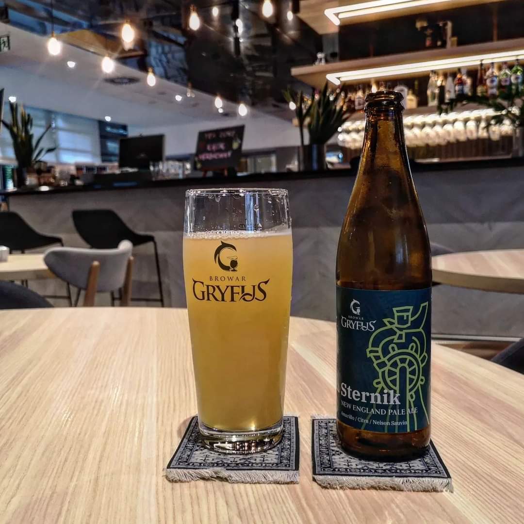 brunnenbraeu's tweet photo. Gryfus - Sternik - New England Pale Ale (****) 4,5%

#beeronthecarpet

#browargryfus #gryfus #sternik #newenglandpaleale #paleale https://t.co/QNiDyQaopJ