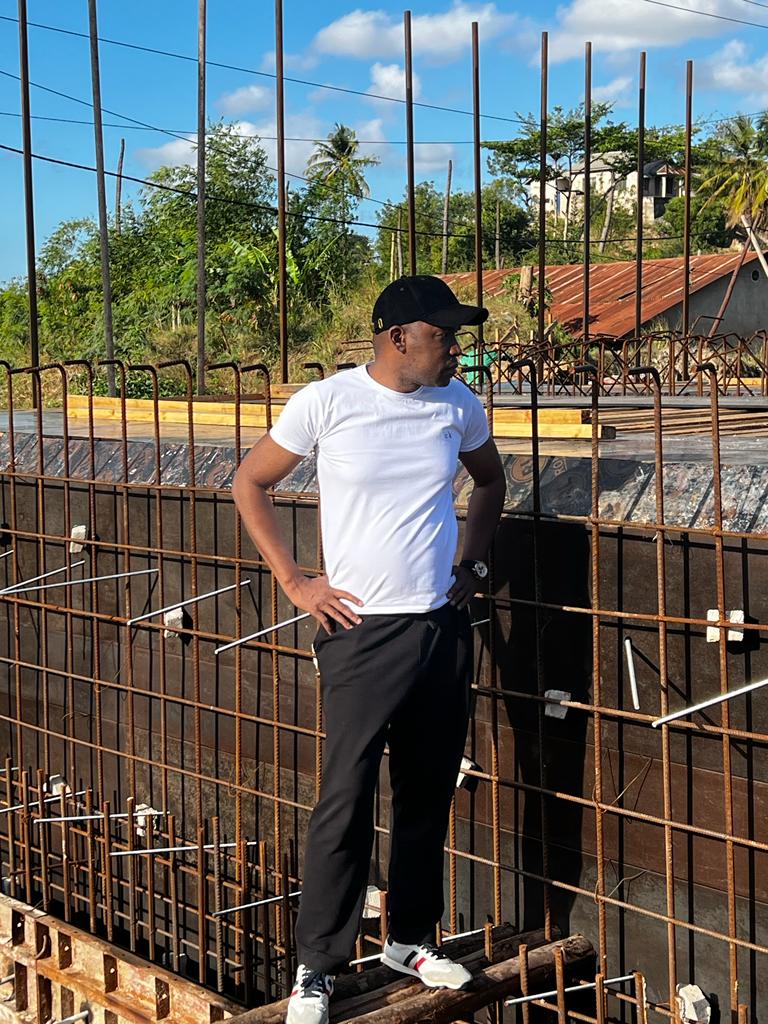 Mkurugenzi wa manispaa ya Temeke ndugu Elihuruma Mabelya ametembelea eneo la mradi wa ujenzi wa daraja la Kijichi kukagua maendeleo ya ujenzi huo, TEMEKE TUPO KAZINI.

#temekempya #kaziiendelee

@innobash
<a href="/MsigwaGerson/">Gerson Msigwa</a>
<a href="/TZMsemajiMkuu/">Msemaji Mkuu wa Serikali</a>
<a href="/jokateM/">Jokate Mwegelo</a>