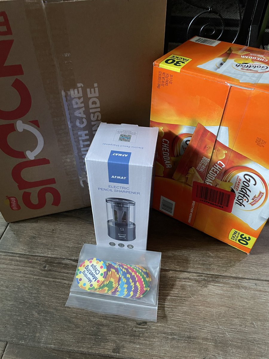 Box on my porch this morning from the Amazon fairy…

Yahoo!!! It’s from my wishlist!!!

No receipt saying who sent it, so THANK YOU! THANK YOU! THANK YOU!❤️ #happysundayeveryone #teambce