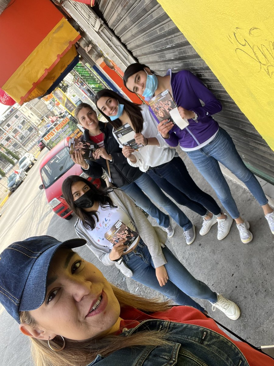 giulyglez1's tweet photo. Hoy en #Huixquilucan, vinimos a apoyar a #AnaLilia para que se lleve a cabo la #LeyDeJuventudesYa
#HagamosQueSuceda
@AnaLiliaHerrera https://t.co/3RBZReykfJ