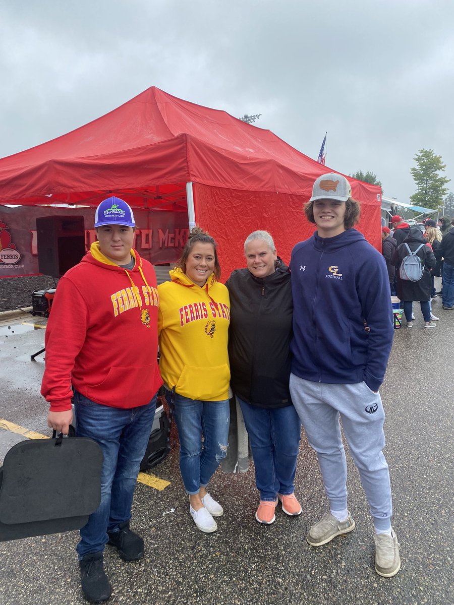 theloganallen's tweet photo. Went to watch some @FerrisFootball. They killed it! #ferrisstate #TKEreunion #homecoming #bigwin #footballweekends #rainorshinegamegoeson #futurebulldog #shakeandbakebros #grandledgefootball https://t.co/yP48o57HJW