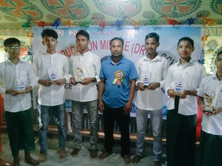 RRU125's tweet photo. Happy moment in @DRFS_Official School. Prize Awarding Ceremony π
#RohingyaStudent https://t.co/HQO8DnUxh5