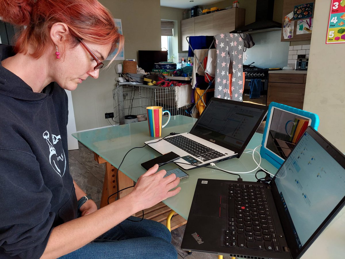 TrishBB_1's tweet photo. I love @HAYCambsPboro works on digital & community engagement combined. Tech & people. Info & connection. We can be mistaken for simply a website team, so I often talk about the community side. Here is the digital! 2 laptops, 1 ipad, 2 phones... excuse the laundry 🙈#flexiworking https://t.co/oaguVsvxQC