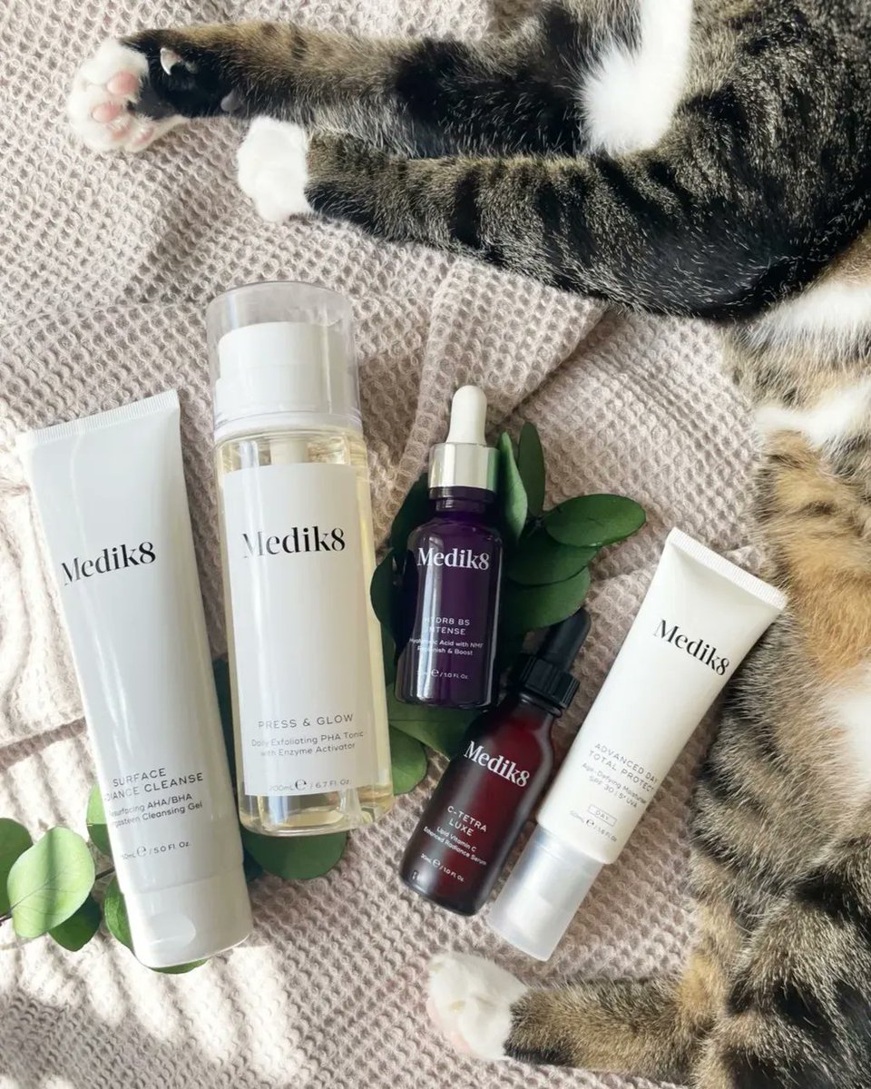 Medik8Mexico's tweet photo. EL DOMINGO PERFECTO no existe...😻
¡Dale me gusta si este es el plan de tus sueños para un fin de semana!
.
.
.
#Sunday #Selfcare #Skincare #Skin #Skincareproducts #SkincareRouting #Cat #CatLife #CatLover #CatoftheDay #Mood #Medik8 #BeautifulSkinForLife #loveyourskin https://t.co/5GUw4RzMrf