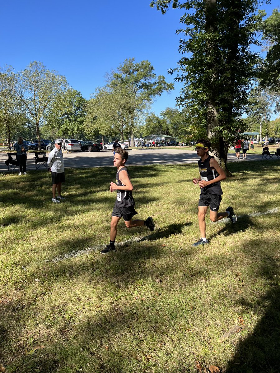 VianneyRunning's tweet photo. Another great showing for the Griffin Cross Country team this weekend as old records were smashed and new Personal Records were set by all of the following:
Isaac Chou
Vincent Danforth
Conner Duffey
Hayden Hunt
Jake Lindsey
Noah May
Drew Roche
Luke Thierauf
Camden Vahey https://t.co/aTiroGBMHd