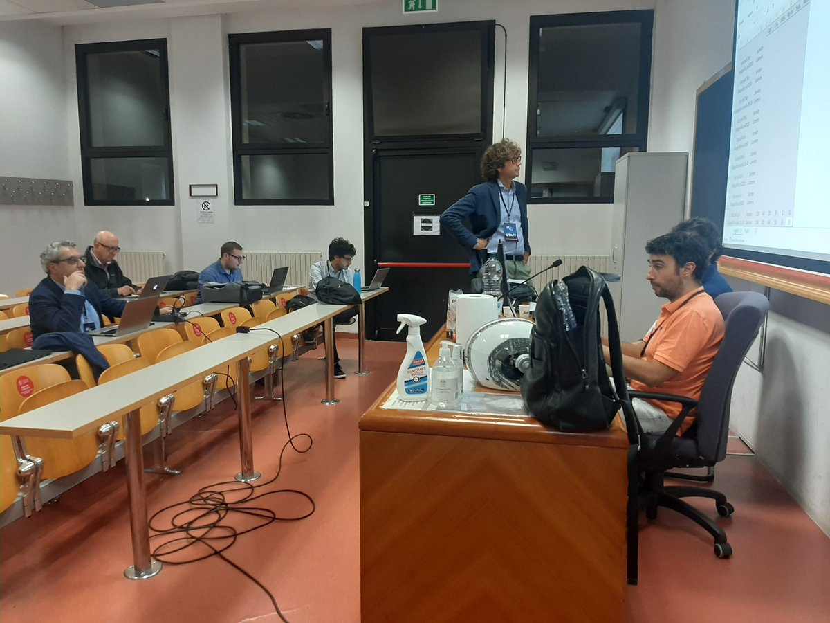 ltzmtr's tweet photo. Aspettando le prime elaborazioni in tempo reale dal CISE - Centro Italiano Studi Elettorali... anche questa è @UNI_FIRENZE #nottebiancaelettorale https://t.co/rcKAoJY1PG