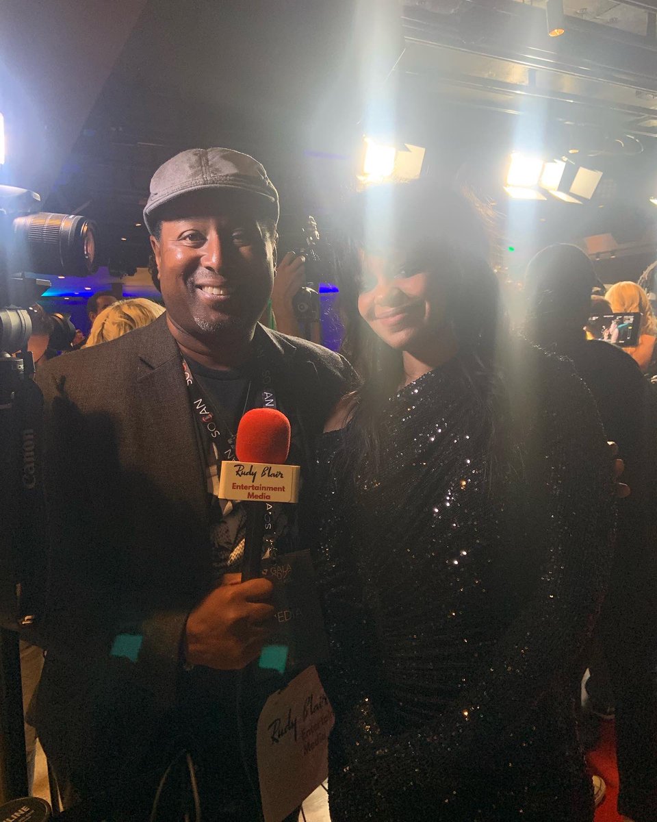 NewsRudy's tweet photo. Thank you to #CentricPR for having me on the @CSHFmusic carpet at @masseyhall . Look for my interviews including @DeborahCoxNews, @Jessiereyez , @serenaryder , @Nickelback , @iamfefemusic . #CentricPR https://t.co/fABBv9mvbx