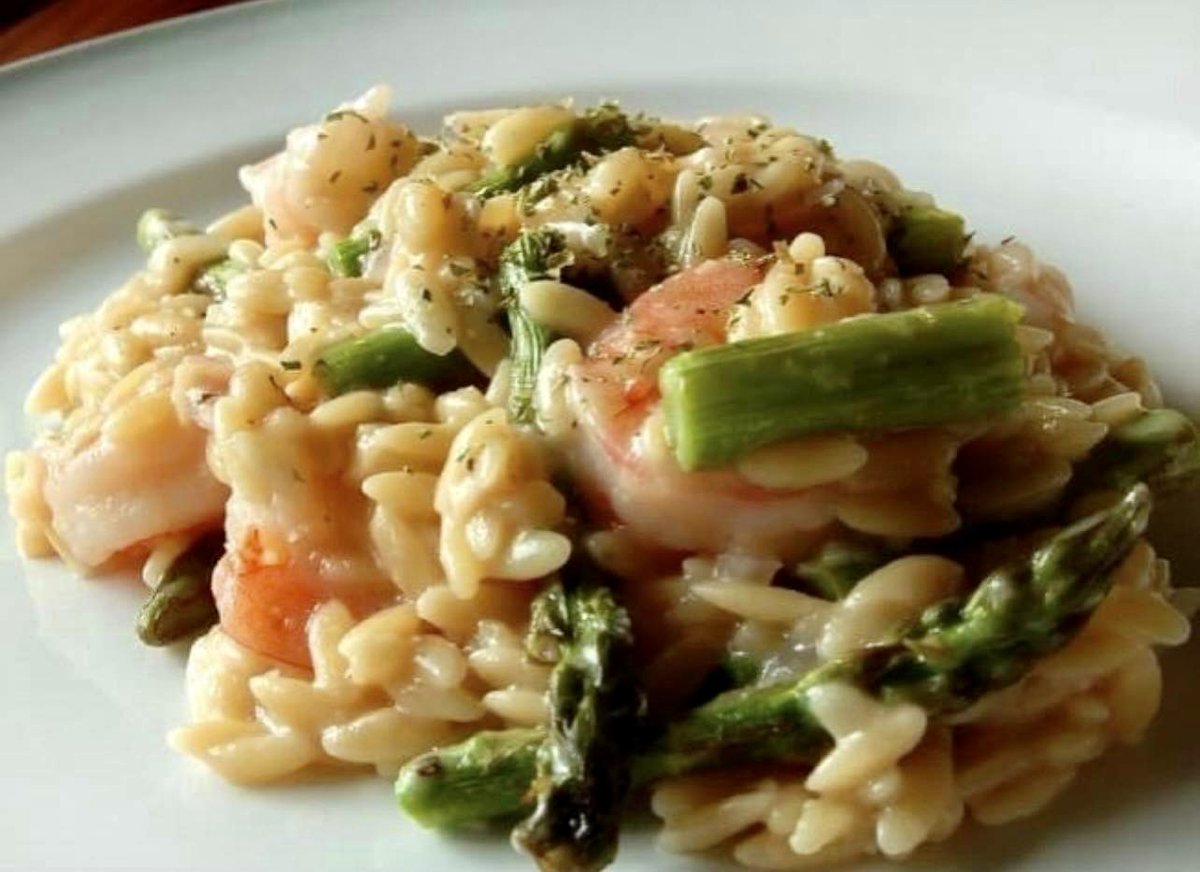 ChefFeker's tweet photo. Too beautiful to eat? Too delicious not to!! #seafoodrisotto #sundayfunday #ILMITO https://t.co/UGjk03t7AL